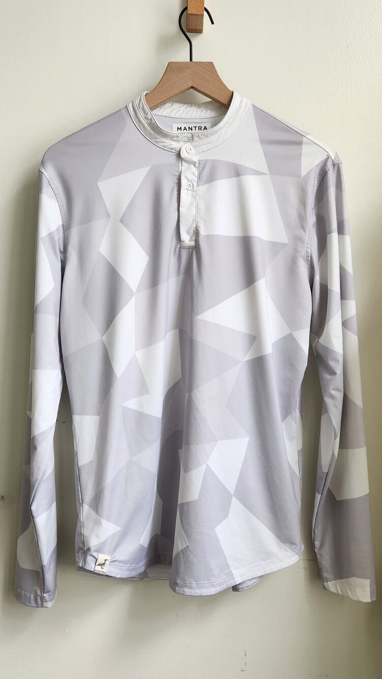 Mantra Womens Golf Catalyst Polo Shirt Medium Gray Geometric Henley Band Collar